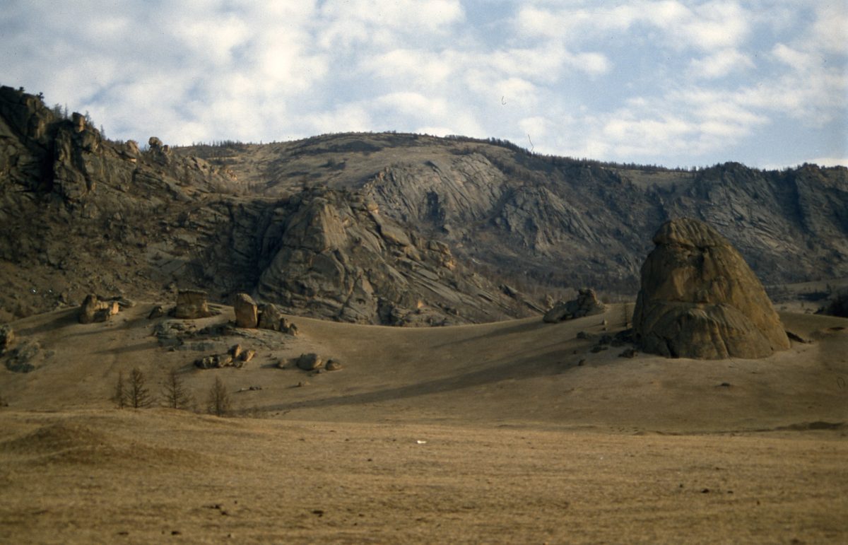 Mongolei: Östlich von Ulan-Bator haben die Russen mal optischen Quarz abgebaut und es sind Funde von sehr gute
