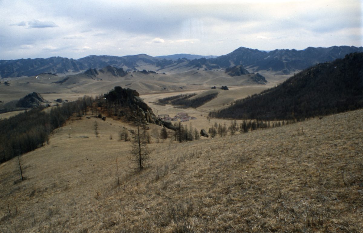 Mongolei: Östlich von Ulan-Bator haben die Russen mal optischen Quarz abgebaut und es sind Funde von sehr gute