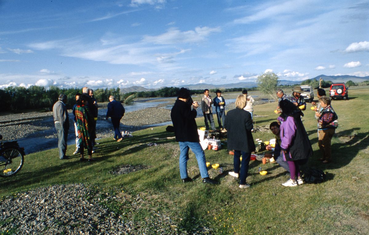 Mongolei: Wir feiern Geburtstag unweit der deutschen Botschaft in Ulan Bator mit den anderen Mitarbeitern der