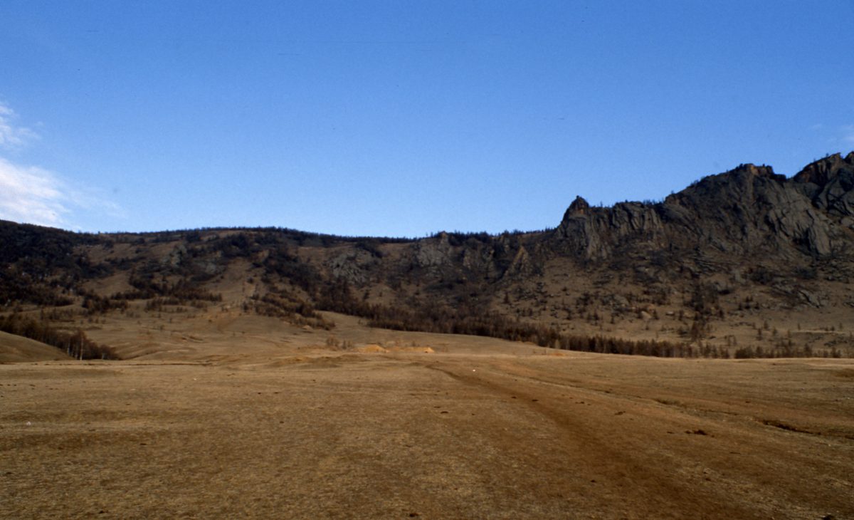Mongolei: Bain-Dzhagh, die Flammenden Klippen, eine gigantische Fundstelle von Dinosaurier Knochen mitten in d